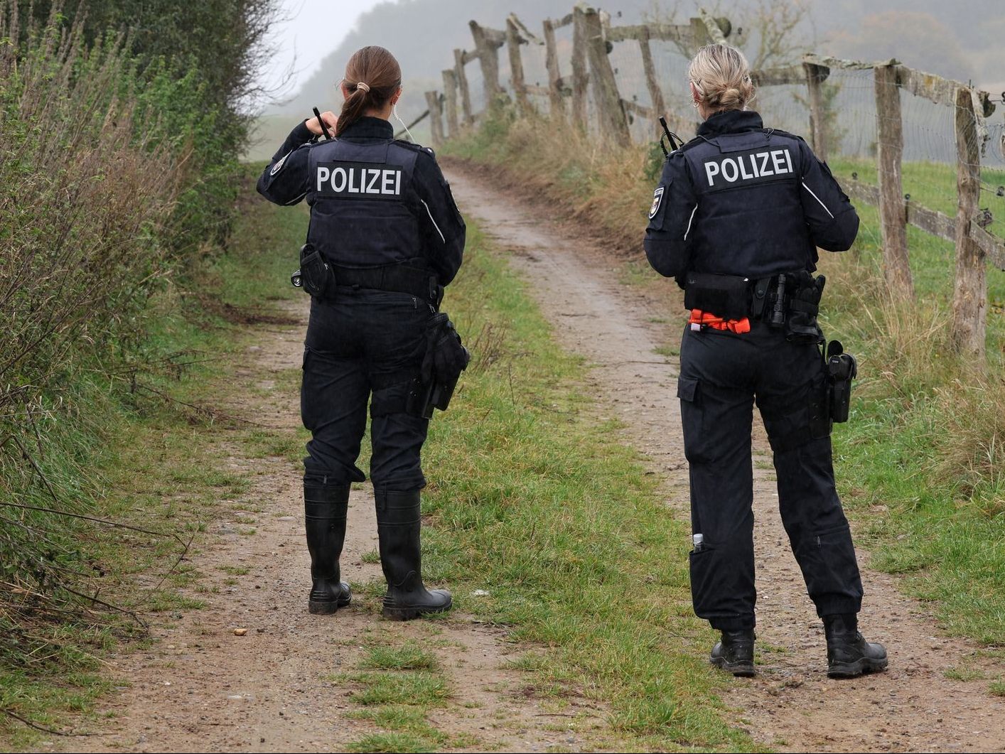 Fabian (8) getötet – Frau schweigt zu Mordvorwurf.