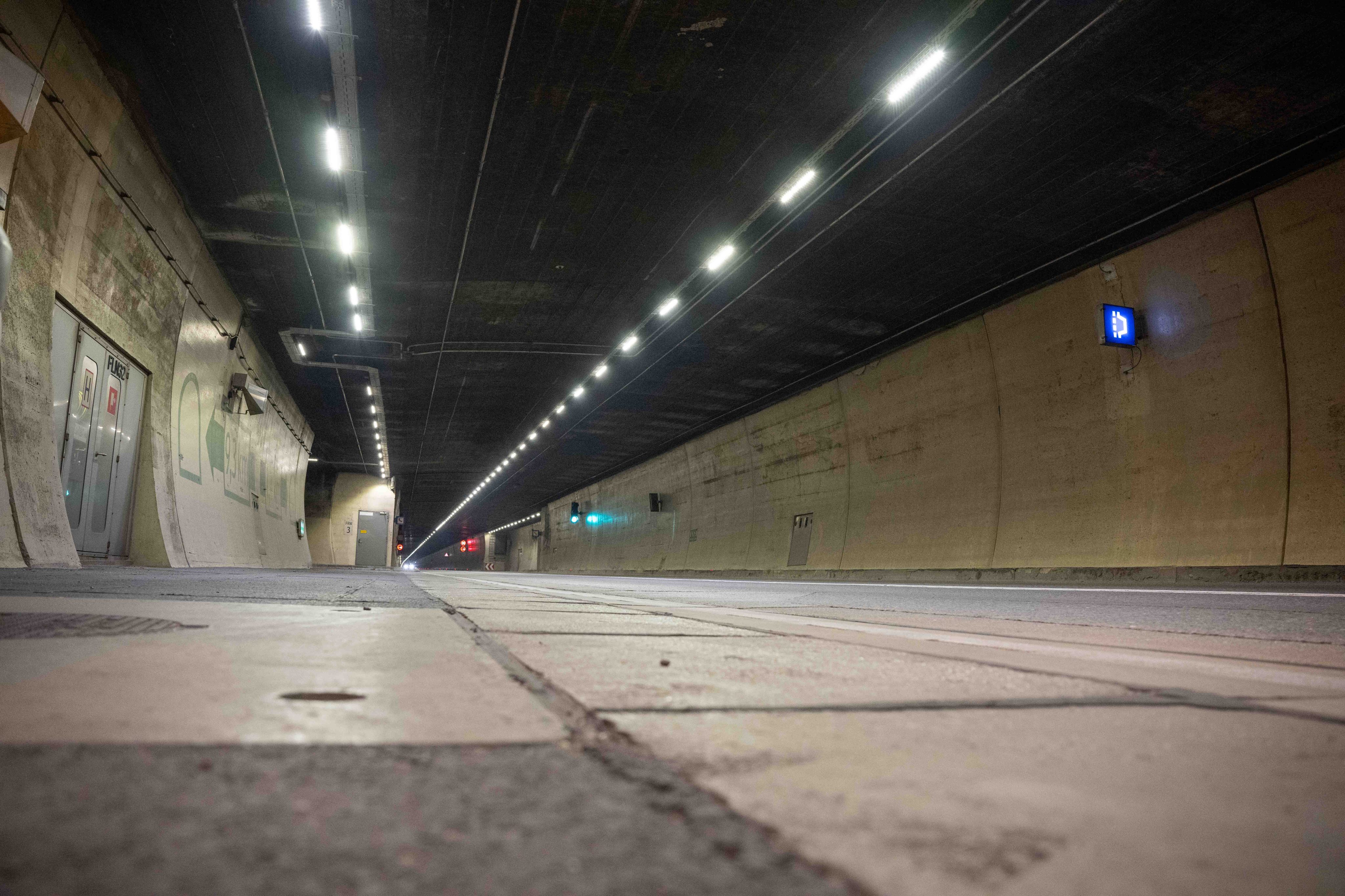 Arlbergtunnel nach Unfall mit Alkolenker eine Stunde gesperrt
