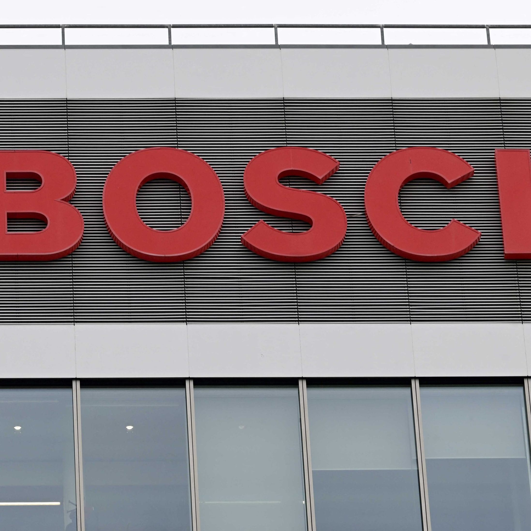 Bosch beantragt Kurzarbeit wegen Chipmangel.