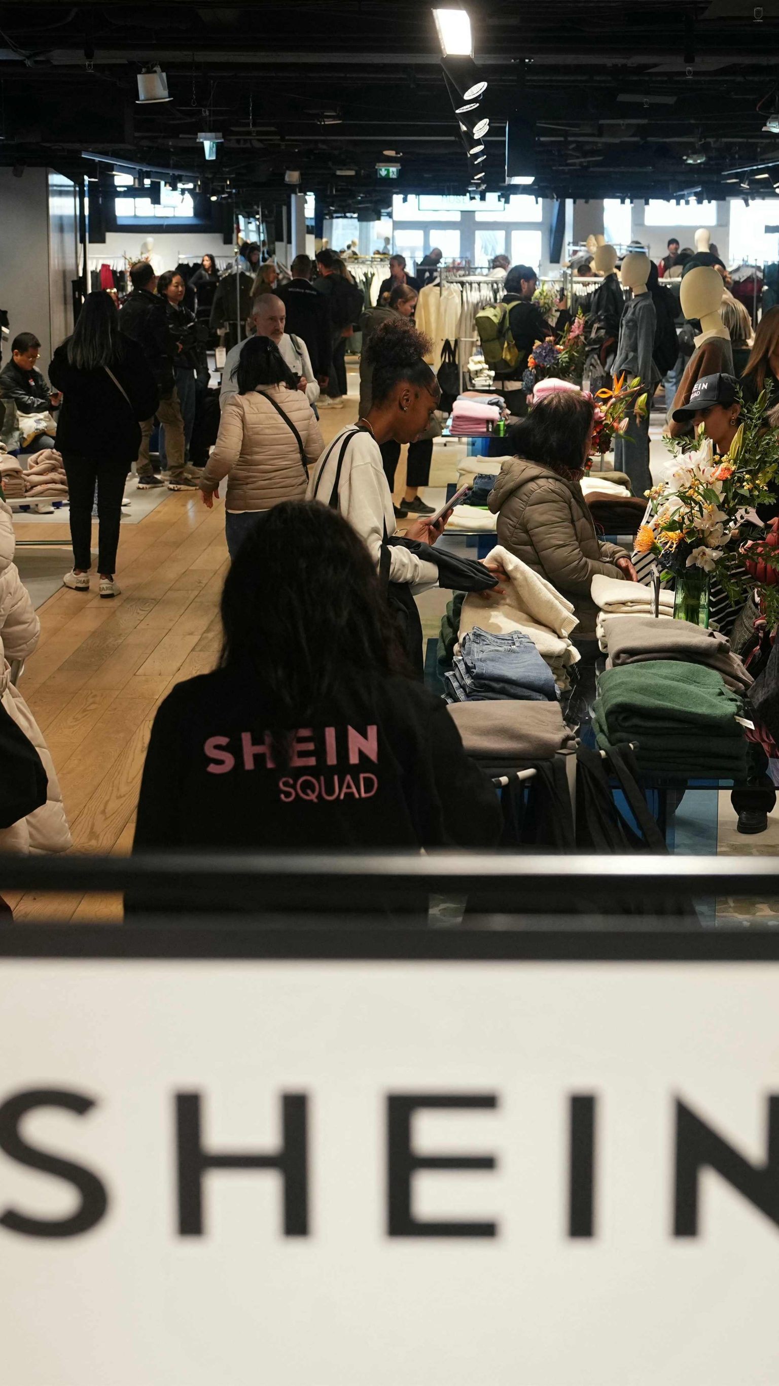 Der Handelsverband und Greenpeace fordern eine europaweite Sperre der umstrittenen chinesischen Billig-Onlineplattform Shein.