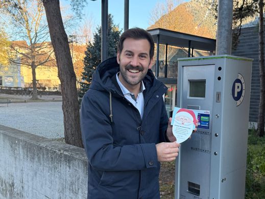 Auch dieses Jahr werden die Parkautomaten in der ganzen Stadt wieder an den Wochenenden wieder weihnachtlich dekoriert.