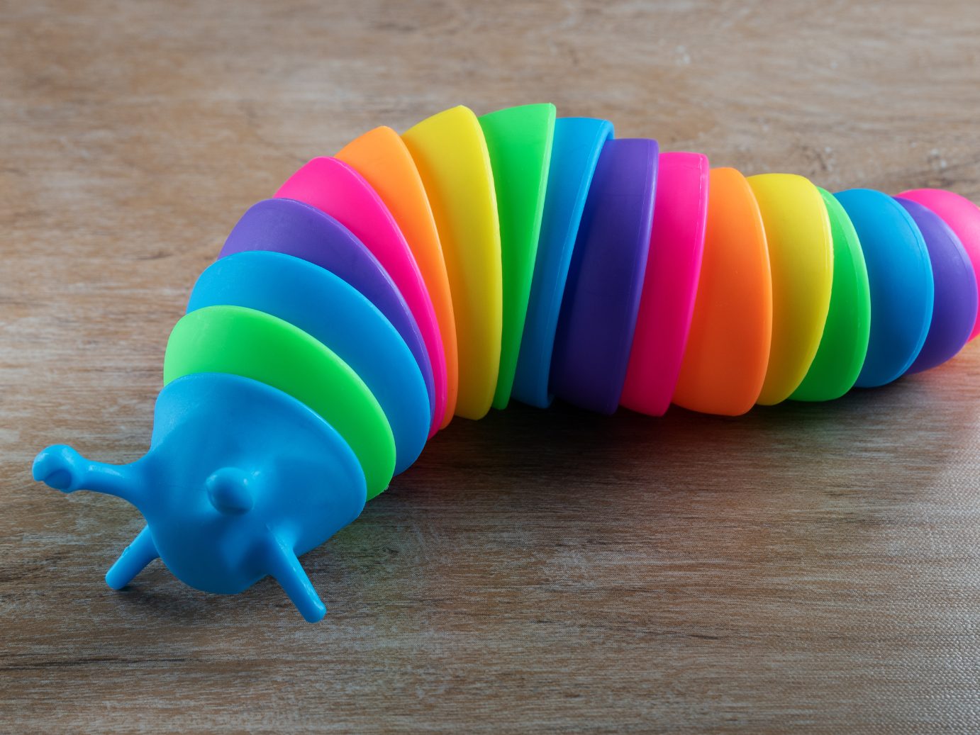Spielzeug-quot-Rainbow-Caterpillar-quot-wird-wegen-Gesundheitsgefahr-zur-ckgerufen
