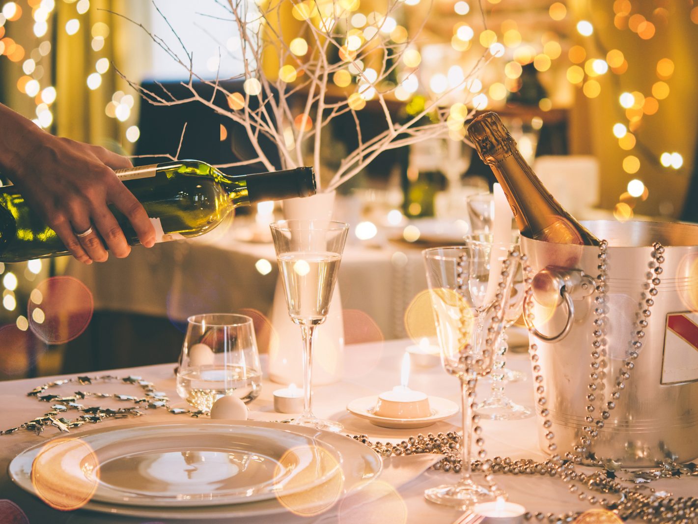 Firmenweihnachtsfeier-ohne-Reue-Diese-Tipps-helfen-Fettn-pfchen-zu-vermeiden