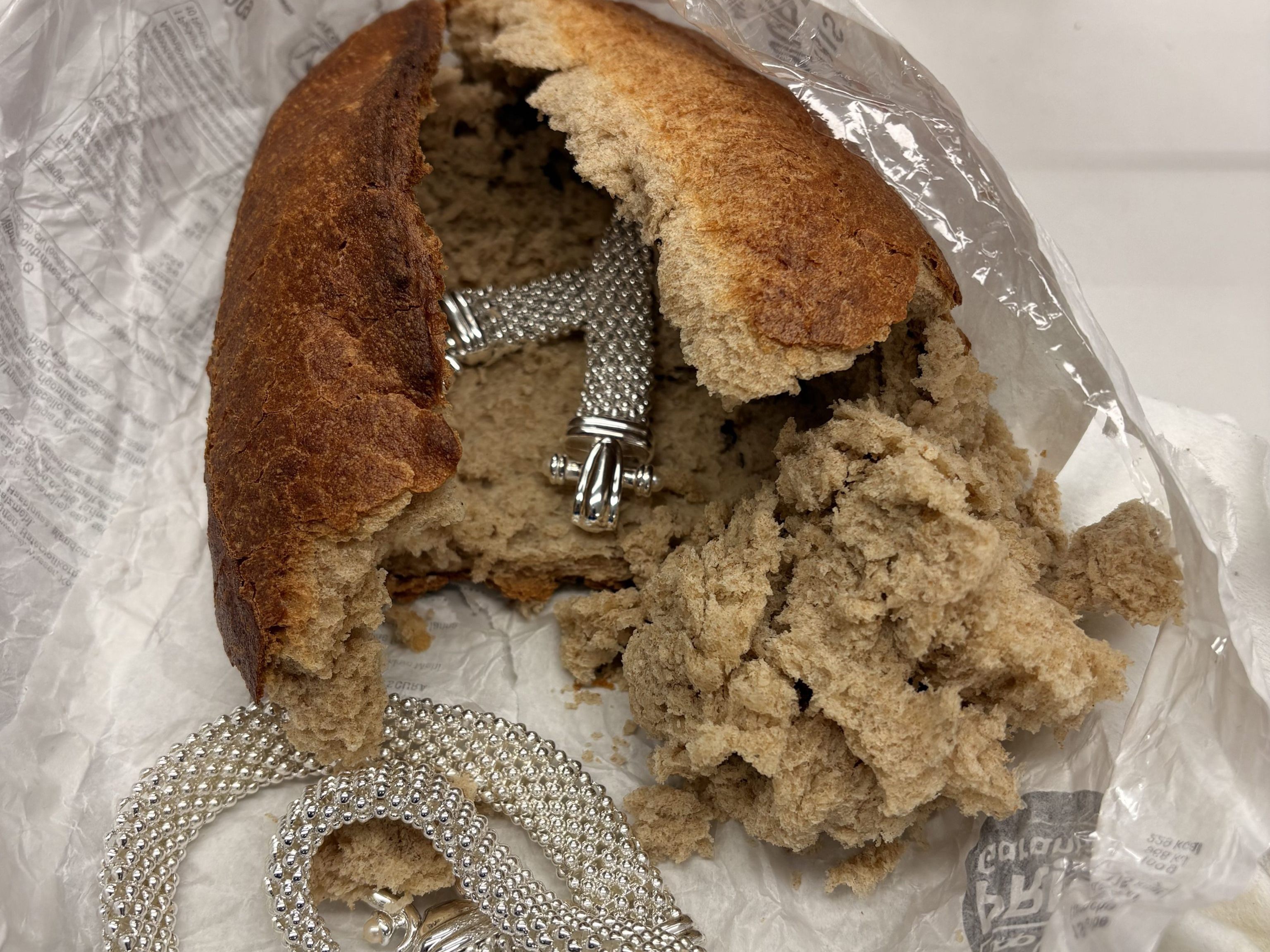 grenz-bergang-st-margrethen-ein-brot-bringt-ermittlungen-ins-rollen