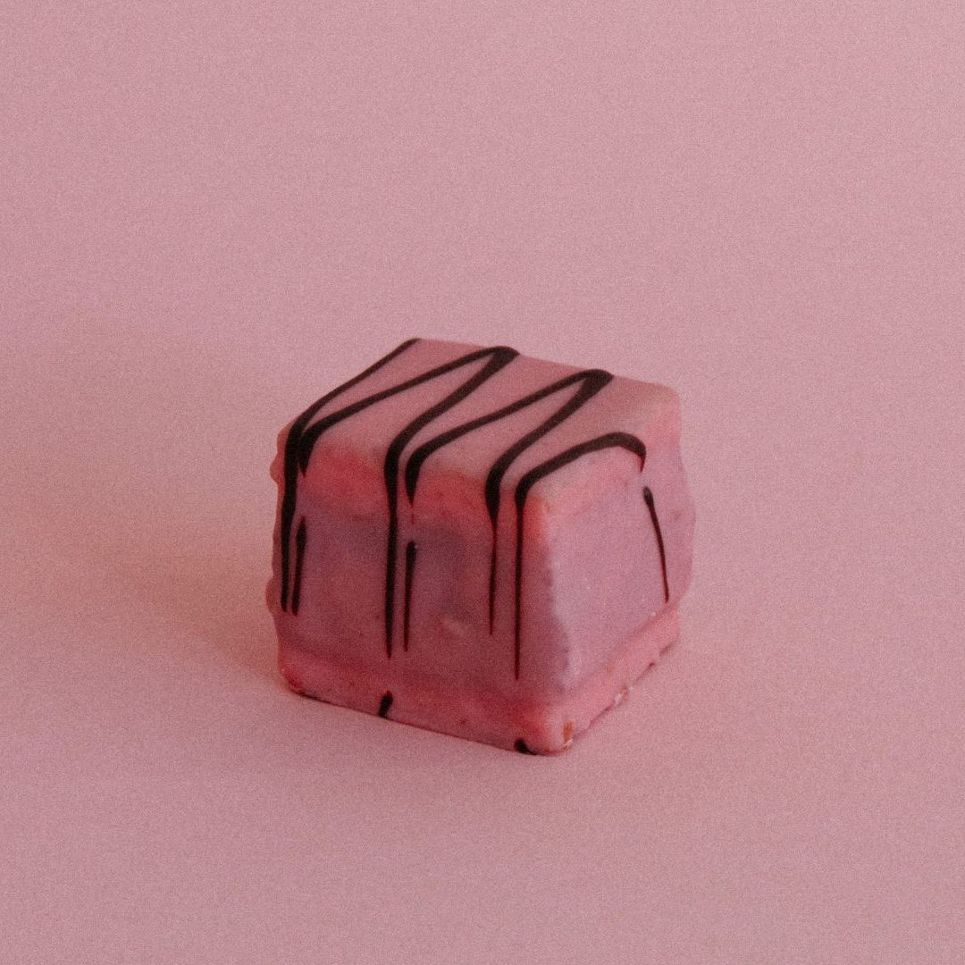 REWE ruft Clever Punsch-Krapfen wegen Plastikteilchen zurück.