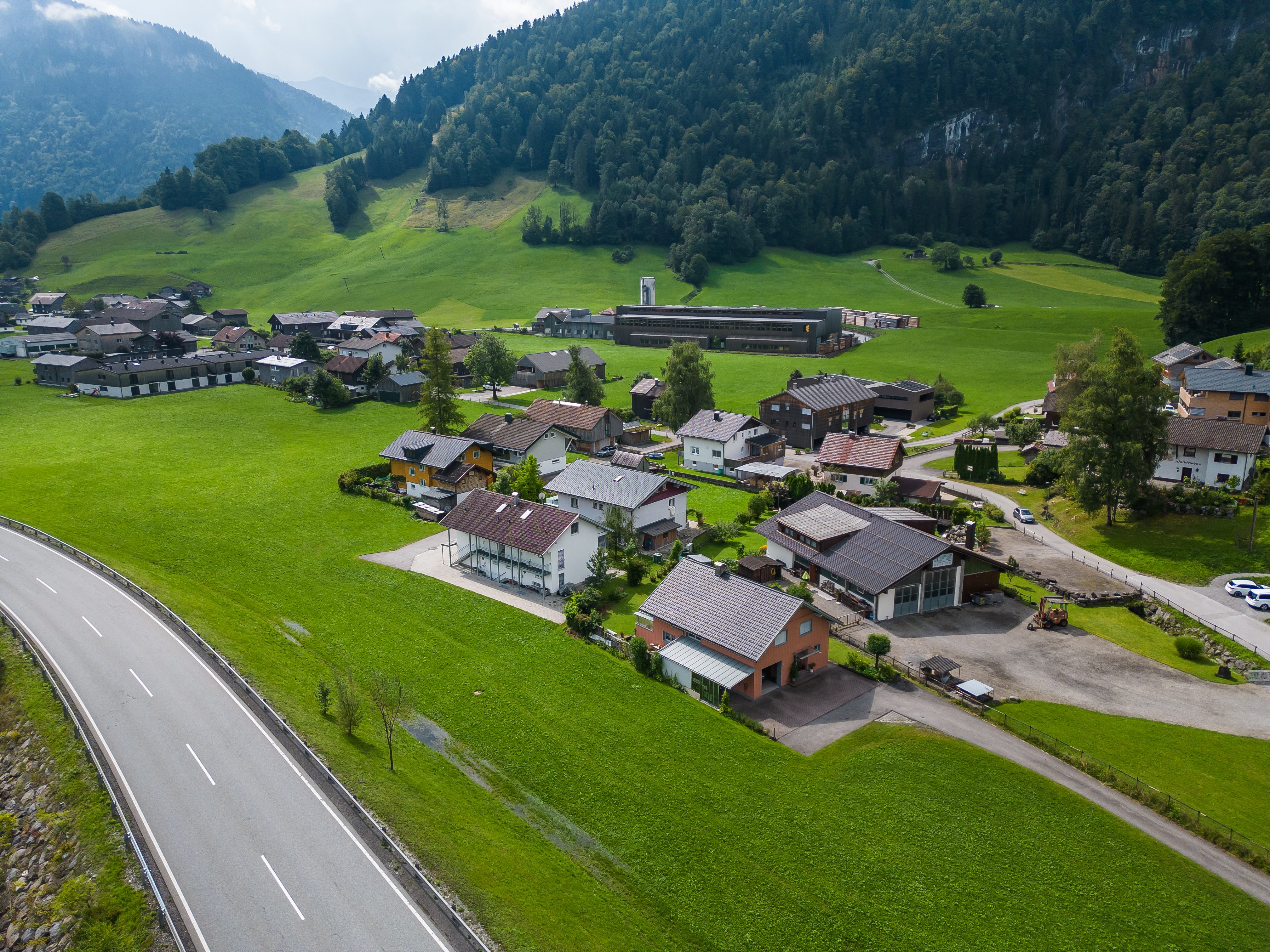 Adventshopping-in-Bezau-begeistert-bei-strahlendem-Sonnenschein