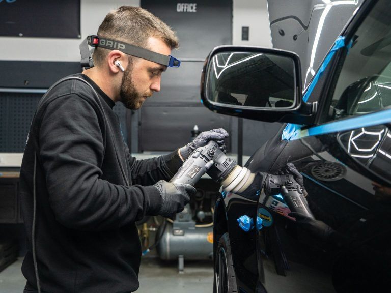 Neuer-Glanz-f-r-Alltagsautos-und-Liebhaberst-cke