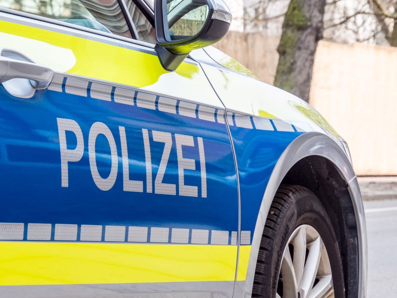 Deutsche Polizei zog Liebespaar auf der A1 aus dem Verkehr (SYMBOLBILD)