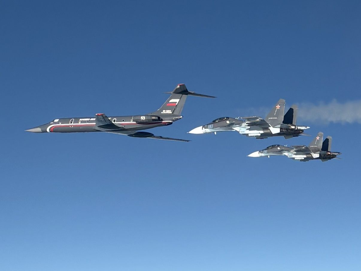 Italienische-Kampfjets-fangen-seltene-russische-quot-Black-Pearl-quot-ab