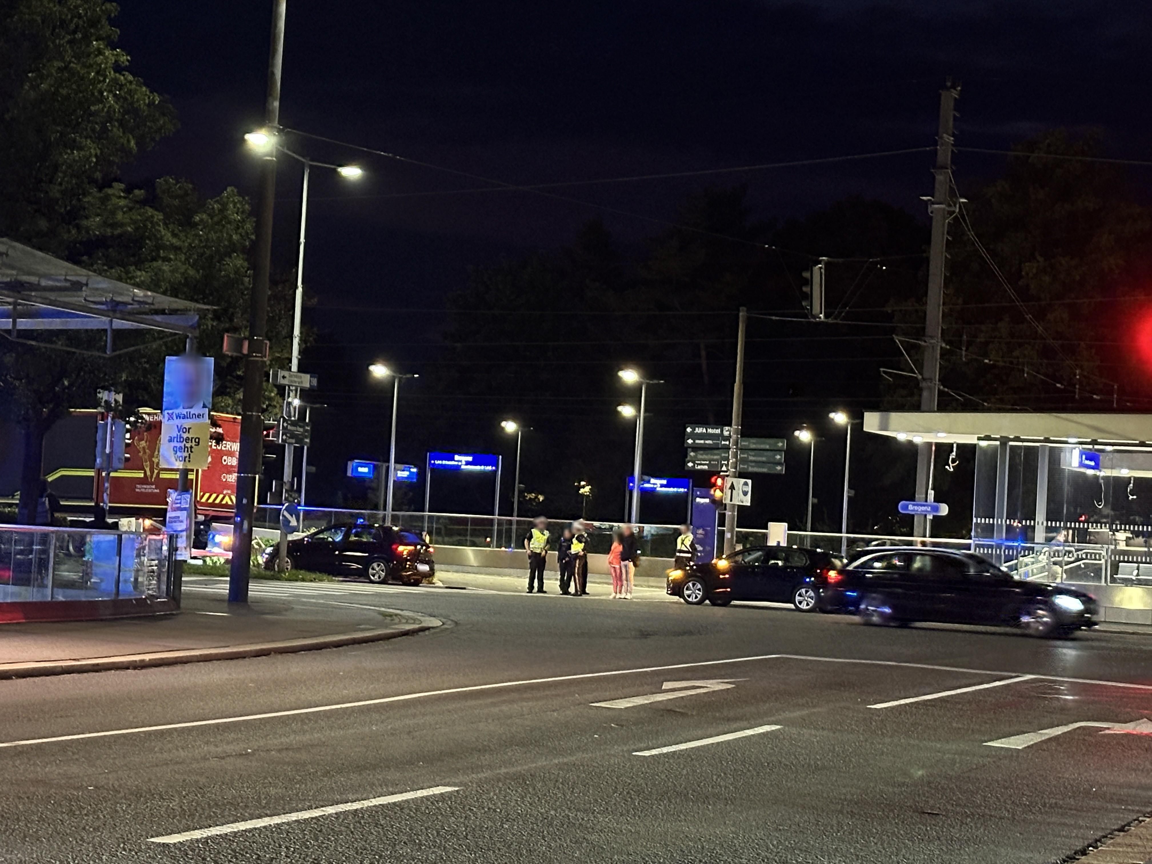 Großeinsatz nach Bombendrohung am Bregenzer Bahnhof am 3. Oktober 2024: Polizei sperrte das Areal weiträumig ab.