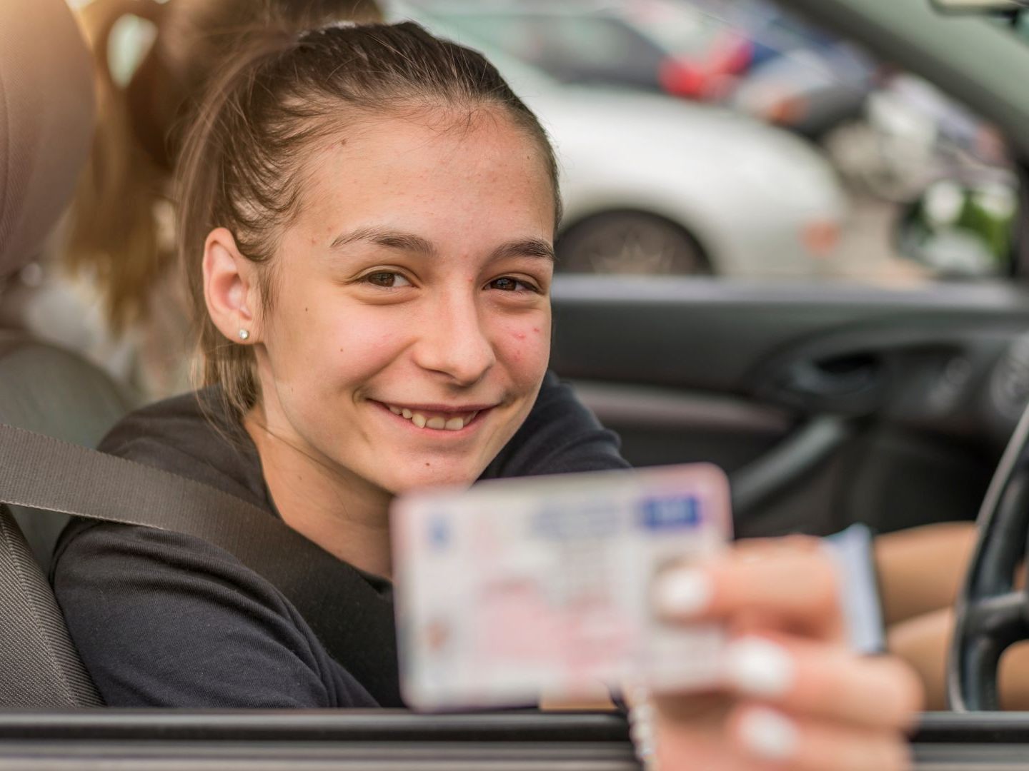 Generation-Z-dr-ngt-aufs-Gaspedal-F-hrerschein-mit-16-