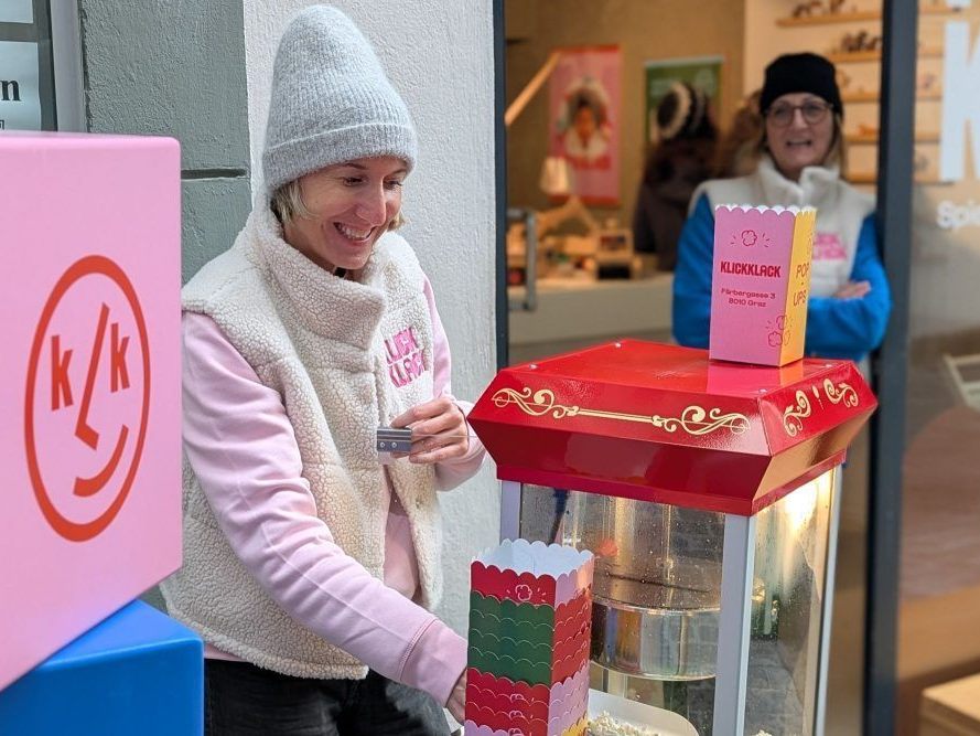 spielzeug-in-der-eisdiele-klickklack-er-ffnet-ersten-pop-up-store