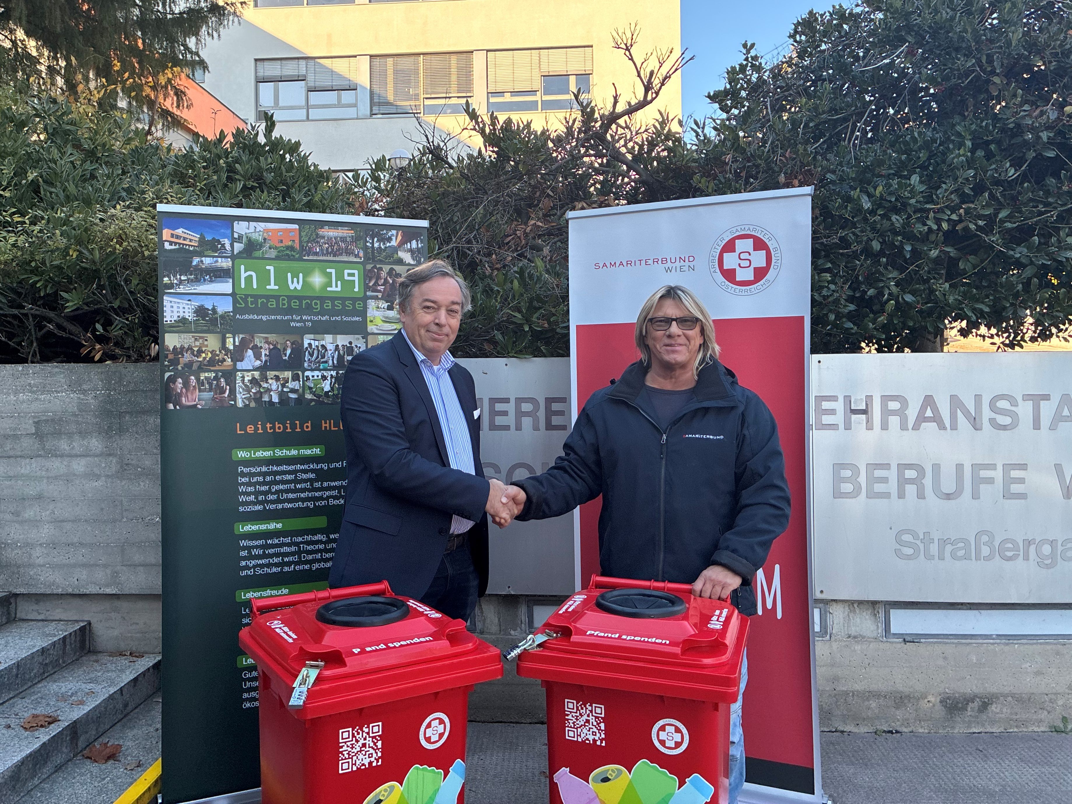 Pfand-spenden-statt-wegwerfen-Wiener-Sch-ler-sammeln-f-r-Sozialm-rkte