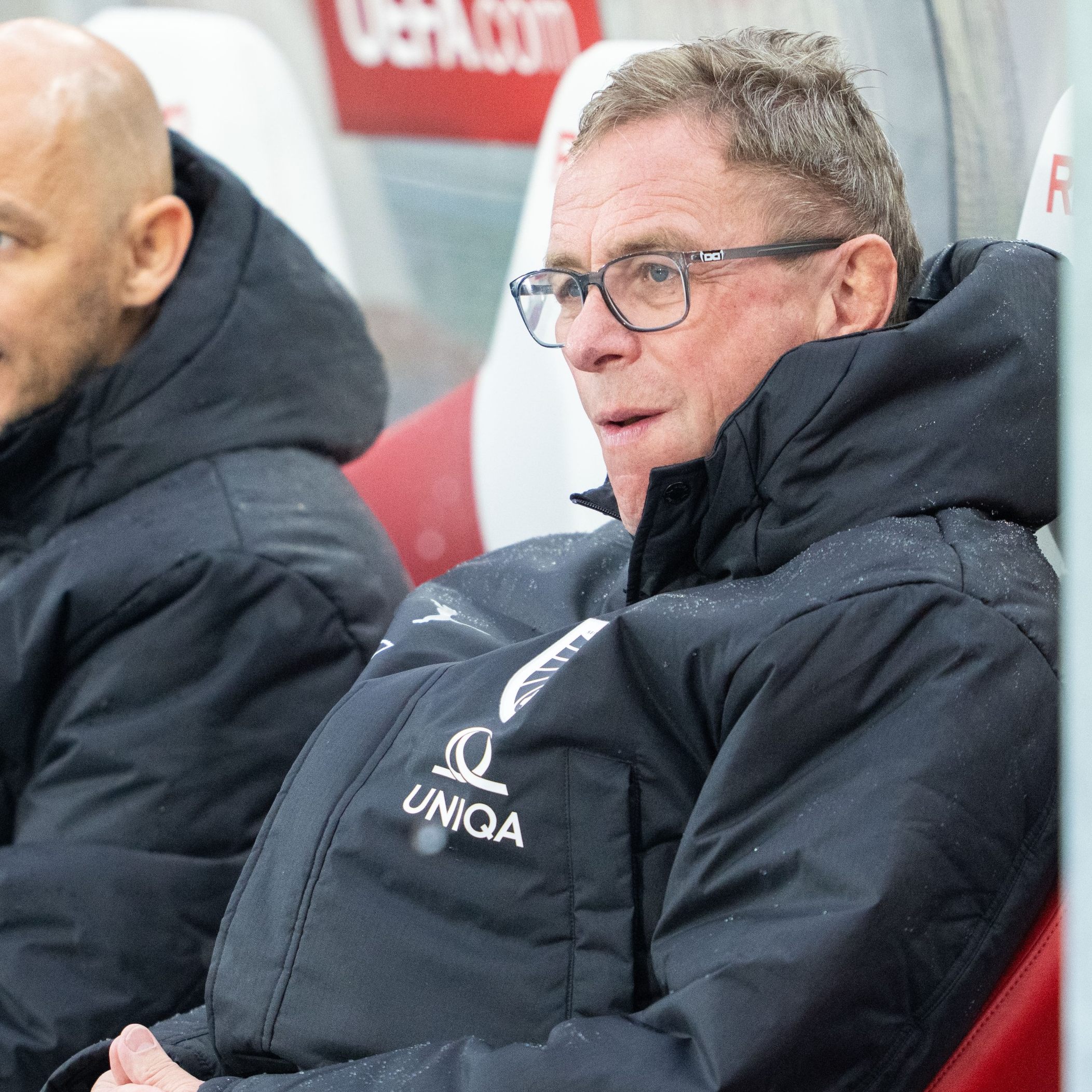 Sieg oder Unentschieden reichen: Teamchef Rangnick (r.) hat einen Plan für das Match gegen Bosnien.