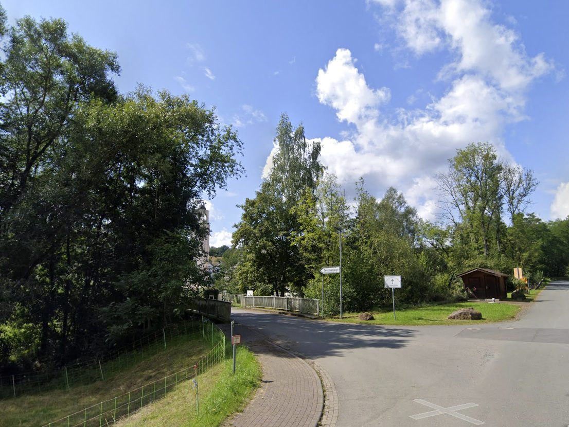 Vor dem Kloster Kröffelbach wurde ein Baby aufgefunden