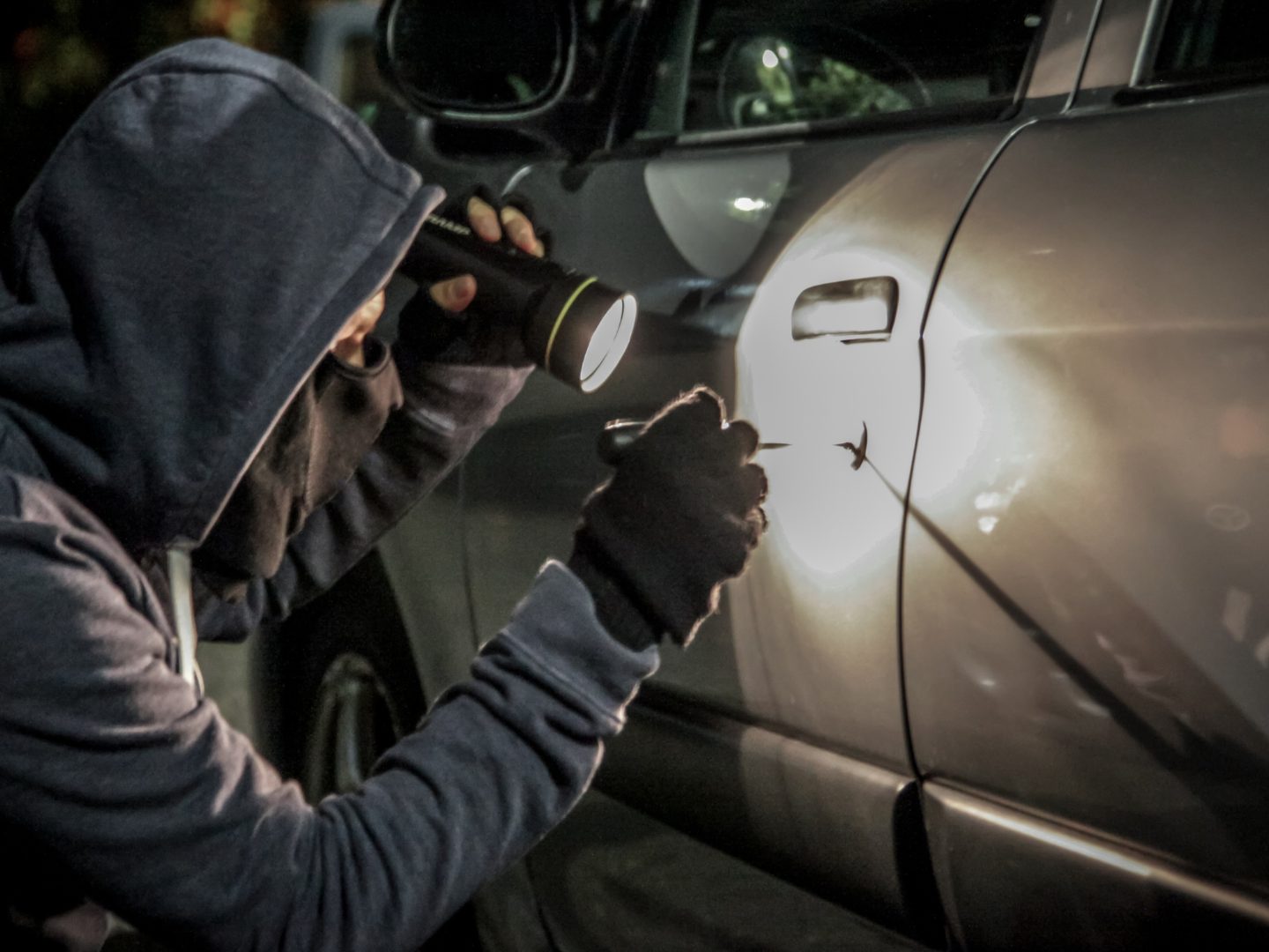 Sachbesch-digungen-und-Diebst-hle-in-Tiefgarage-in-H-chst