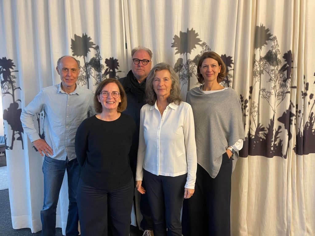 -Wir-geben-keine-Antworten-wir-stellen-Fragen-