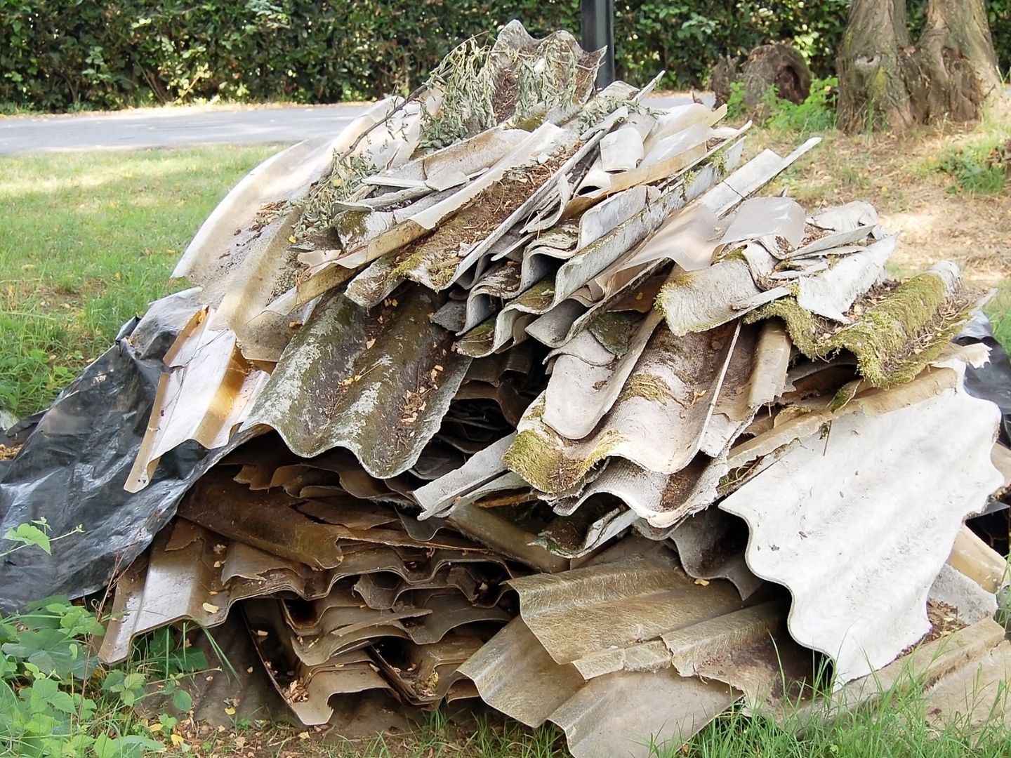 Asbest-Alarm-nach-Unwettern-Gefahr-gr-er-als-gedacht