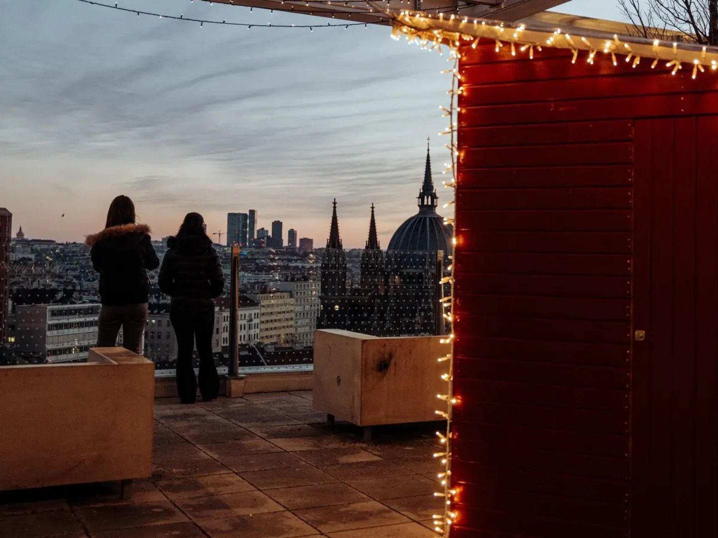 Weihnachtlicher Zauber über den Dächern Wiens.