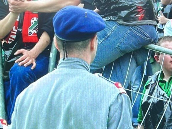 Heute-wie-damals-Wacker-Fans-randalieren-im-Schnabelholz