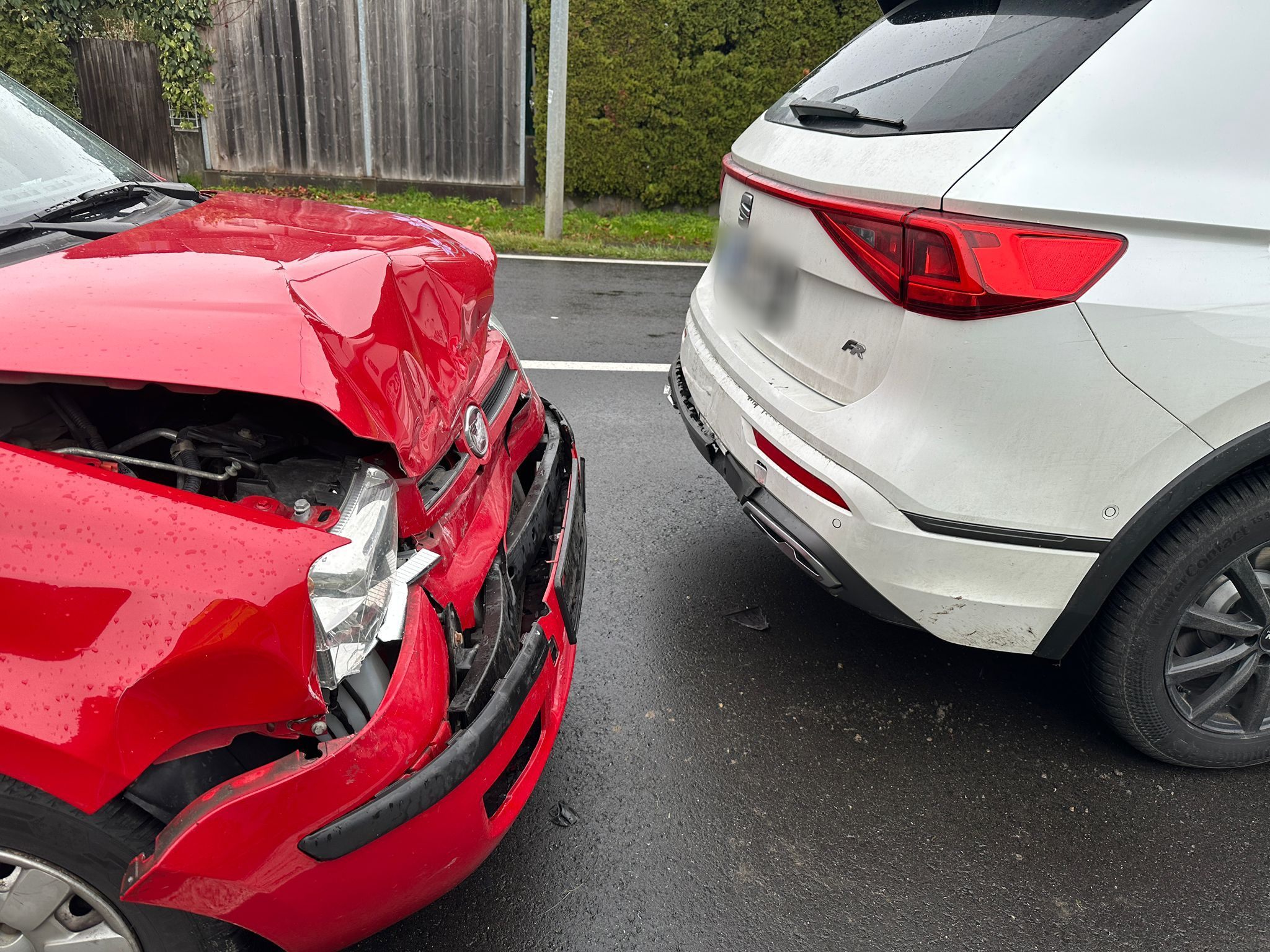 In Hard kam es am Montag aus bislang ungeklärter Ursache zu einem Auffahrunfall.