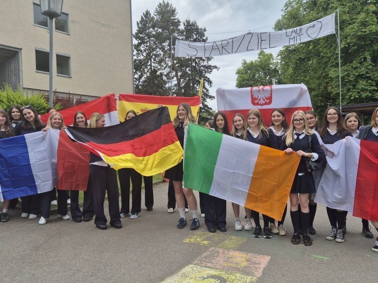 -ber-19-000-Euro-f-r-die-Partnerschule-in-Uganda