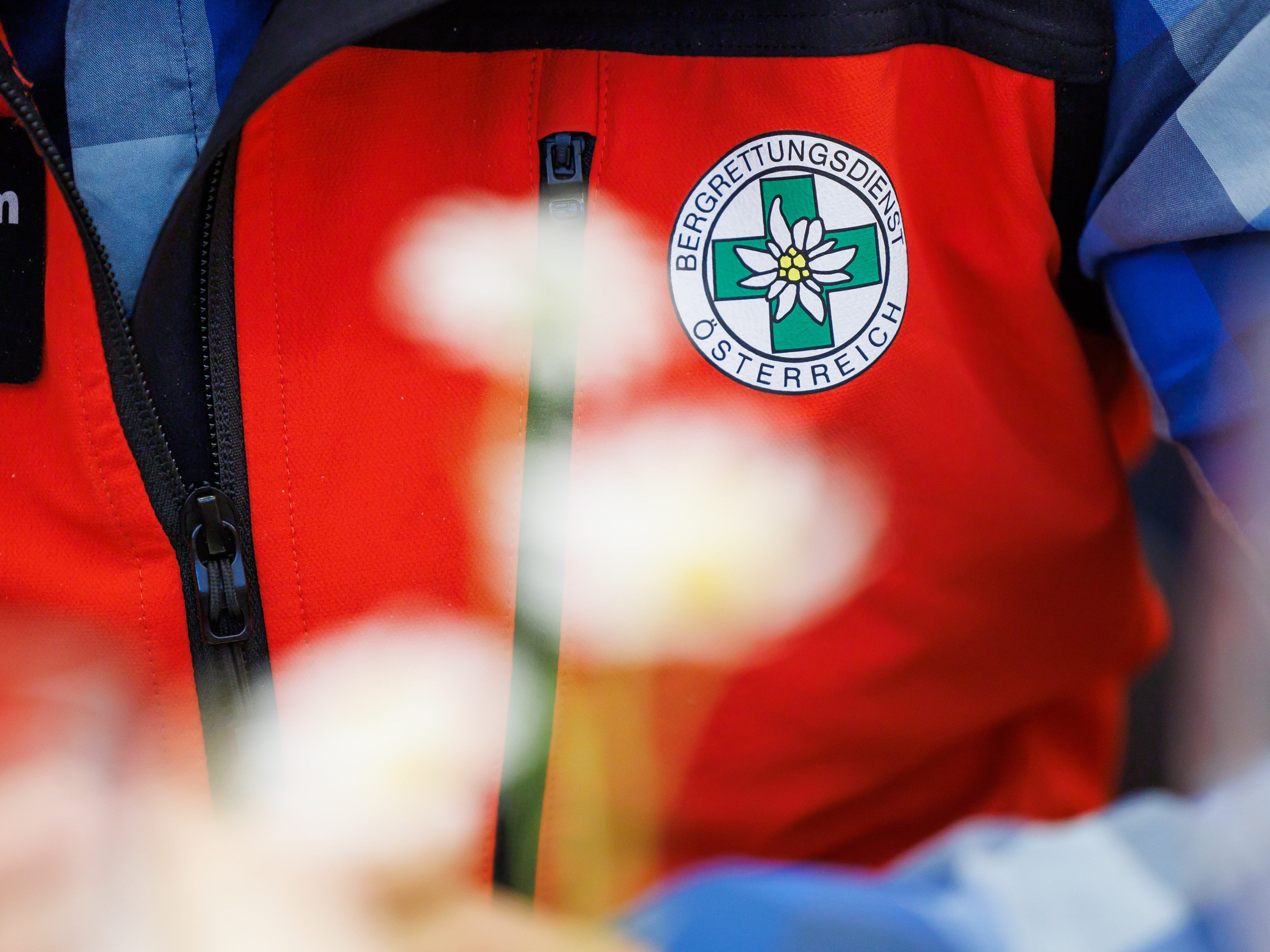 Bergrettung-sucht-vermisste-Frau-im-Montafon