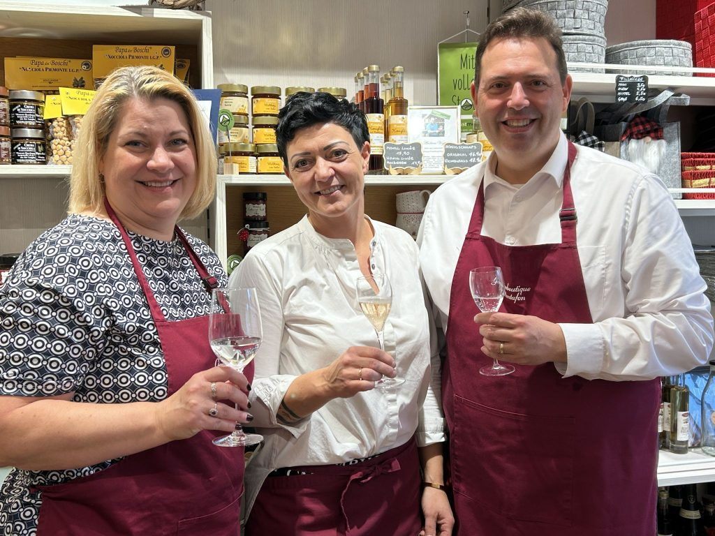 Neuer-ffnung-der-Genussboutique-Montafon