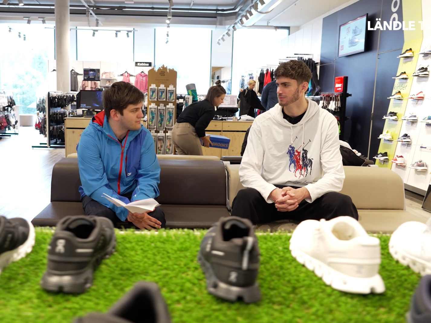 Auf-Augenh-he-mit-dem-T-rrahmen-Ein-Tag-mit-Lions-Riese-Noah-Hupmann