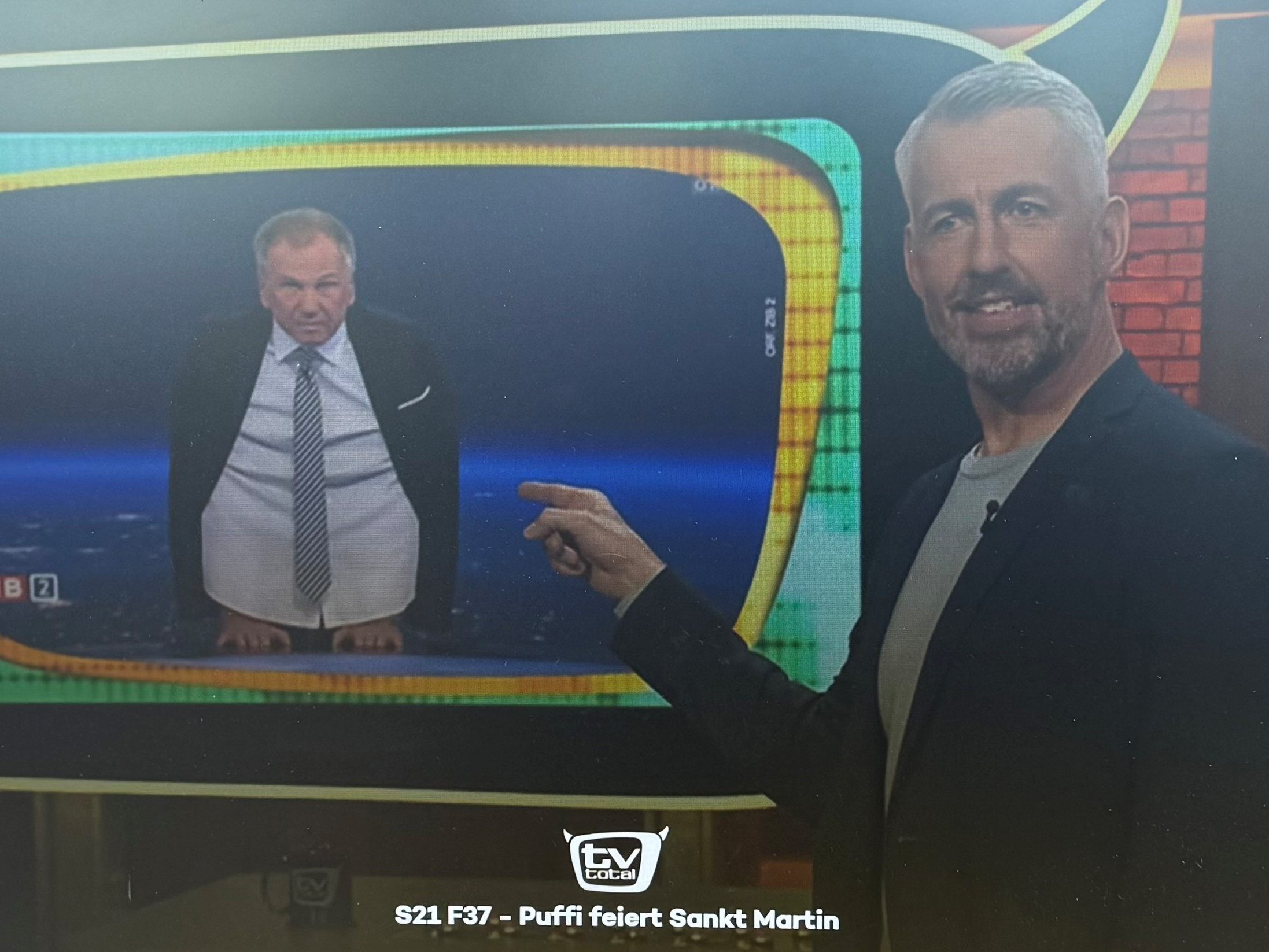 -quot-Das-ist-ein-Kaiser-Pinguin-TV-total-verspottet-Armin-Wolf