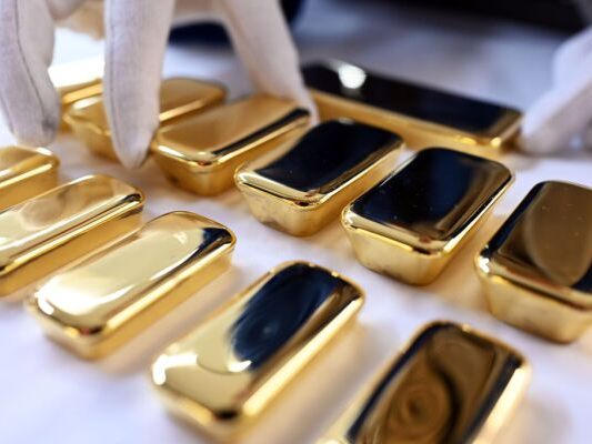 Edelmetallh-ndler-rechnen-auch-2026-mit-Gold-Rekordhoch