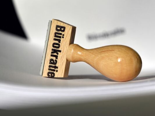 Ein-Personen-Unternehmen leiden unter hohem bürokratischen Aufwand