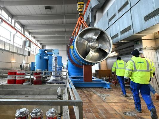 Europas-gr-te-Regenwasserpumpe-auf-Wiener-Donauinsel