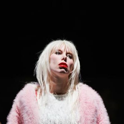 Theresa Palfi als Polly Peachum