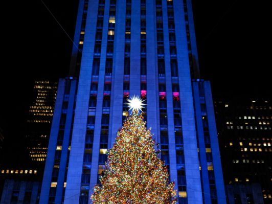 Rockefeller-Christbaum-in-New-York-erleuchtet
