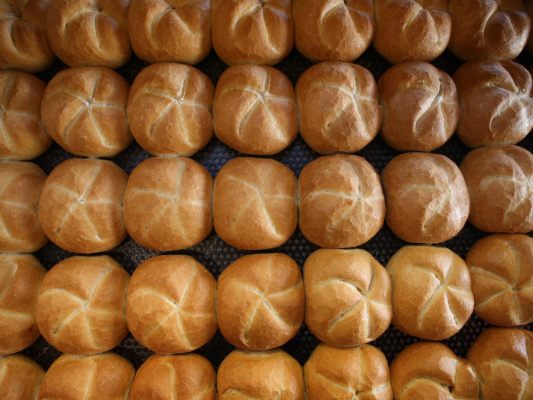 Bedenkliche-Chemikalie-TFA-in-Semmeln-und-Nudeln