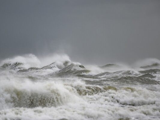 drei-tote-durch-riesenwelle-auf-teneriffa