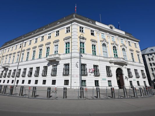 Die Spitzen von Bund, Ländern und Gemeinden tagen im Bundeskanzleramt