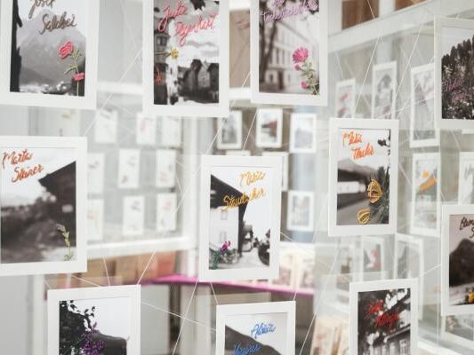 hdg-Schau-quot-Eingestickt-quot-erinnert-an-in-Hartheim-Ermordete