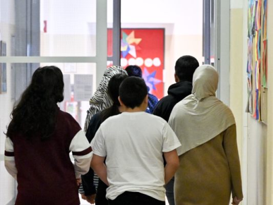 Kopftuchverbot-in-Schulen-wird-im-Nationalrat-beschlossen