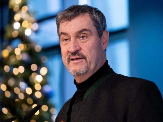 S-der-mit-nur-83-6-Prozent-als-CSU-Chef-wiedergew-hlt