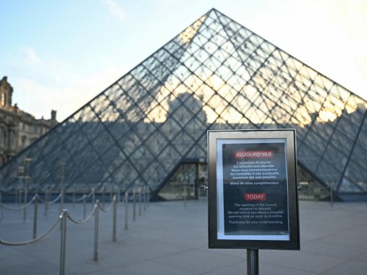 Louvre-Museum-bleibt-am-Montag-wegen-Streiks-geschlossen