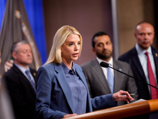 US-Ministerin-Silvester-Anschl-ge-in-Kalifornien-vereitelt