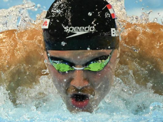 Mladenovic-in-Polen-ber-100-m-Brust-im-Kurzbahn-EM-Finale