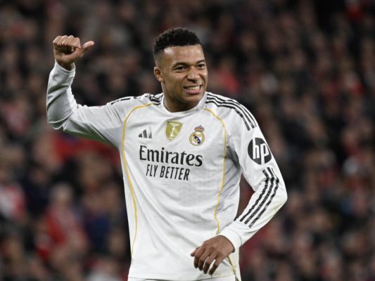 Mbappe-Double-bei-3-0-Sieg-von-Real-Madrid-in-Bilbao