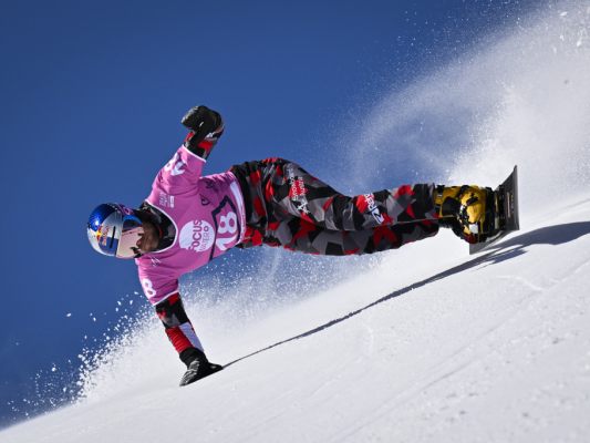 Benjamin-Karl-beim-Snowboard-Weltcupauftakt-in-China-Zweiter