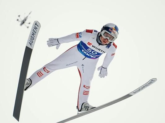 Skispringer-Tschofenig-in-Wisla-Sechster