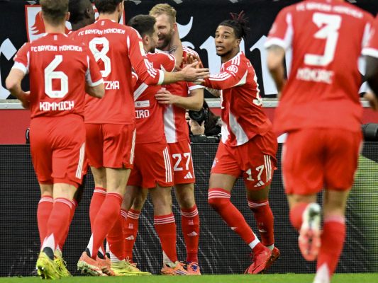 Laimer-Tor-bei-Bayern-Sieg-in-Stuttgart-Auch-Wimmer-trifft