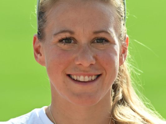 Julia-Mayer-in-Valencia-mit-LV-Marathonrekord