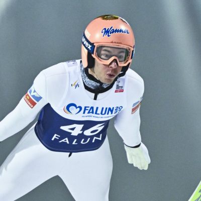 Stefan Kraft schnallt sich wieder die Sprungskier an